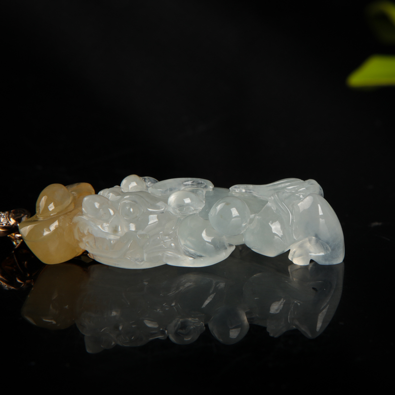 糯冰种翡翠吊坠-红掌柜