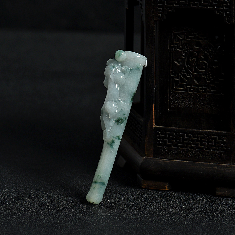 糯种飘花翡翠烟嘴壶-红掌柜