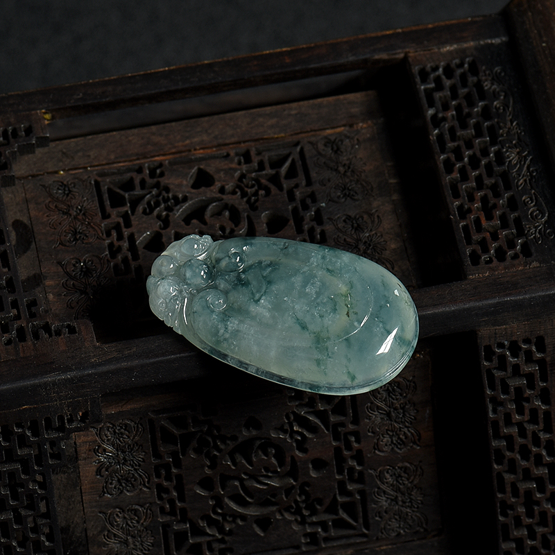 翡翠福在眼前吊坠-红掌柜