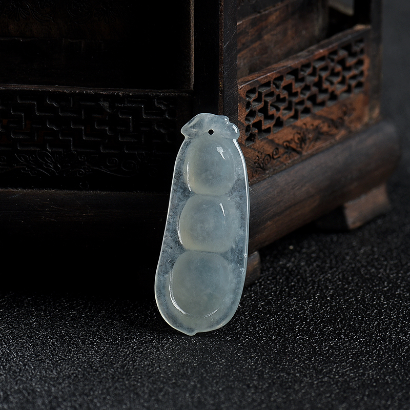 缅甸天然浅绿翡翠连中三元吊坠-红掌柜