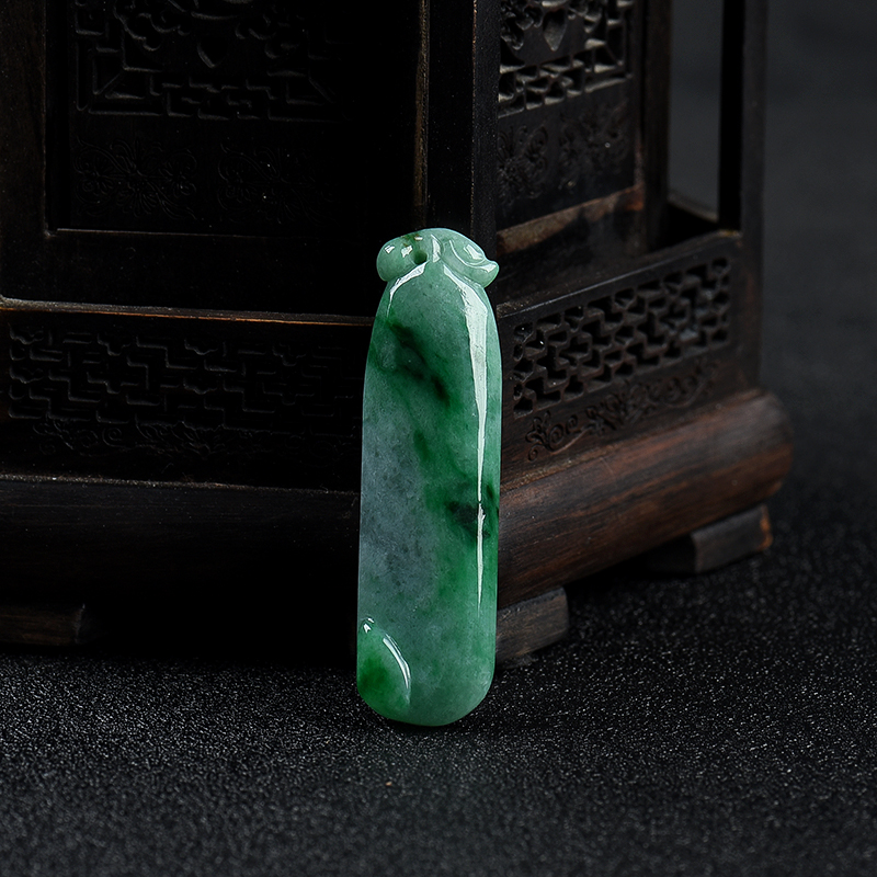 豆种飘翠翡翠福瓜吊坠-红掌柜