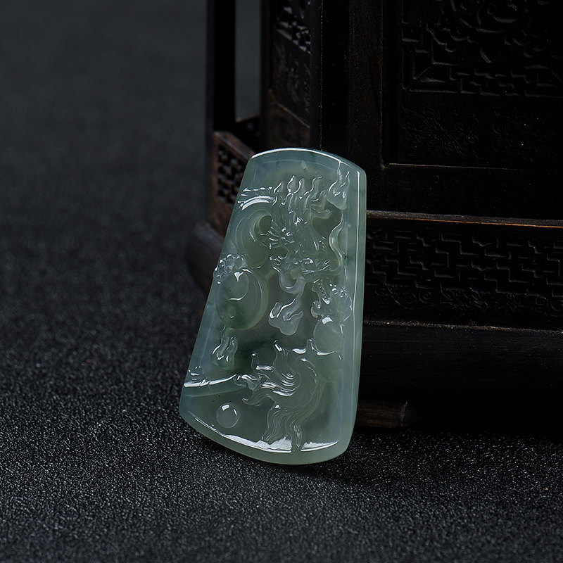 翡翠辰龙吊坠-红掌柜
