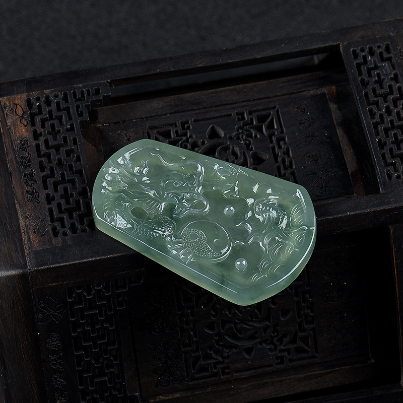 天然翡翠辰龙吊坠-红掌柜