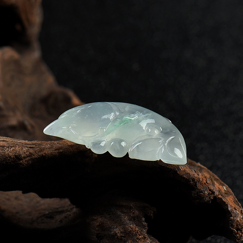 缅甸糯冰种翡翠海豚吊坠-红掌柜