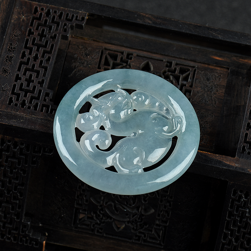 翡翠麒麟吊坠-红掌柜