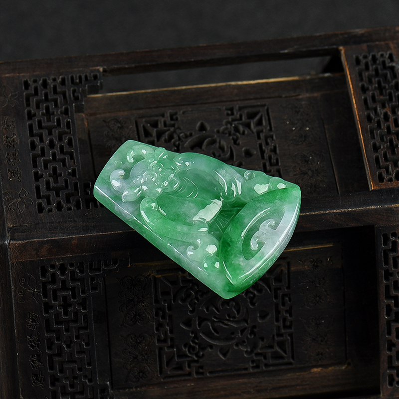 缅甸天然A货豆种翠绿翡翠-红掌柜