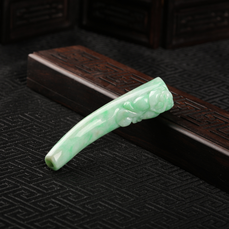 天然豆种飘翠翡翠烟嘴-红掌柜