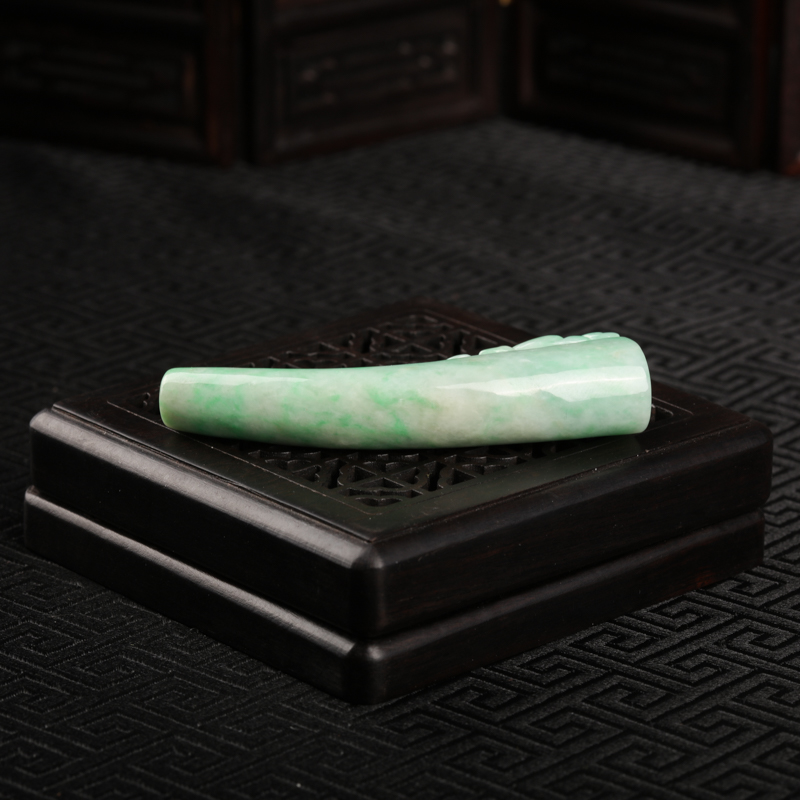 缅甸天然飘翠翡翠烟嘴-红掌柜