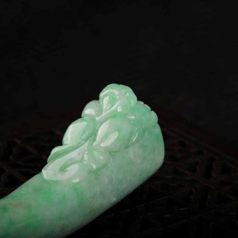 豆种飘翠翡翠烟嘴-红掌柜