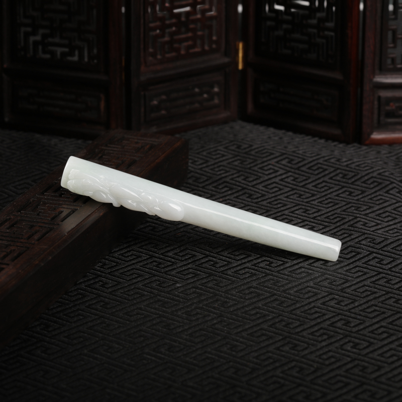 天然糯种白色翡翠烟嘴-红掌柜