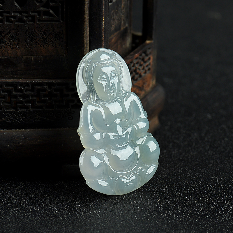 糯冰种灰绿翡翠-红掌柜