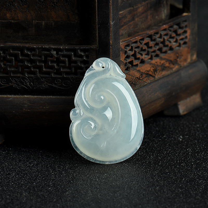 缅甸天然糯冰种浅绿翡翠如意吊坠-红掌柜