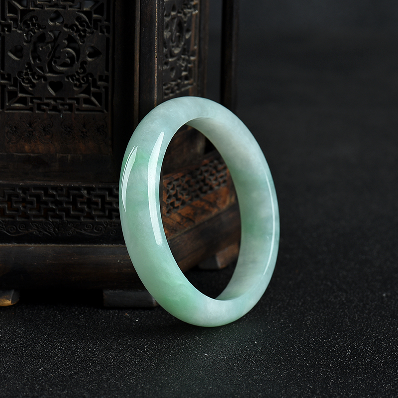 天然豆种飘翠翡翠手镯-红掌柜