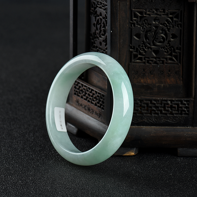 缅甸豆种浅绿翡翠手镯-红掌柜