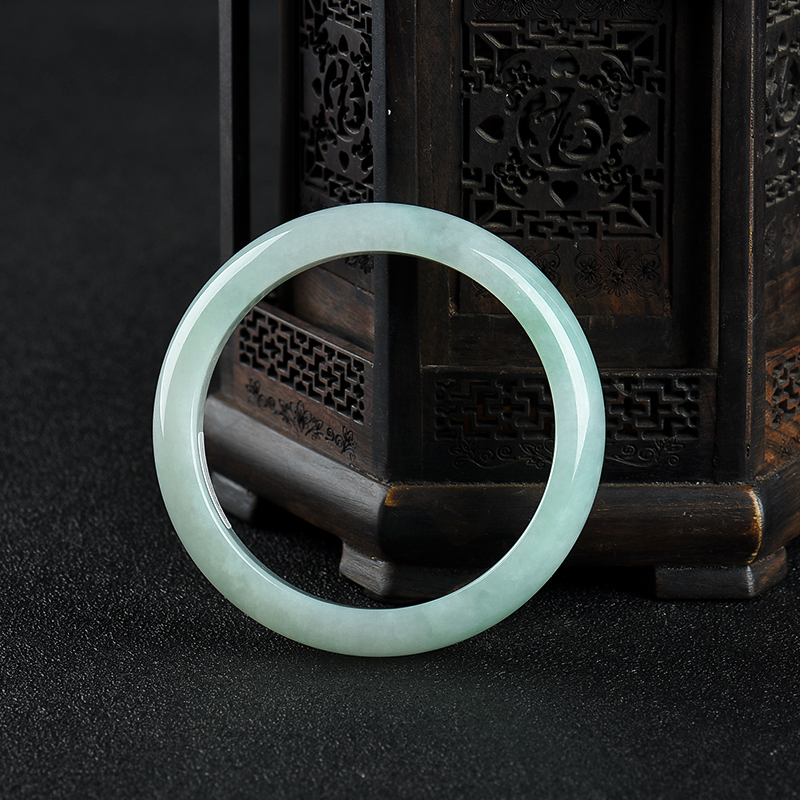 缅甸天然浅绿翡翠手镯-红掌柜