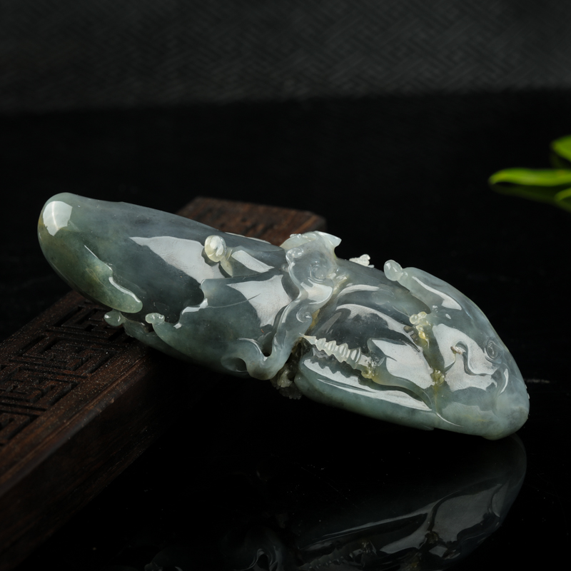 天然糯种翡翠得道手把件-红掌柜