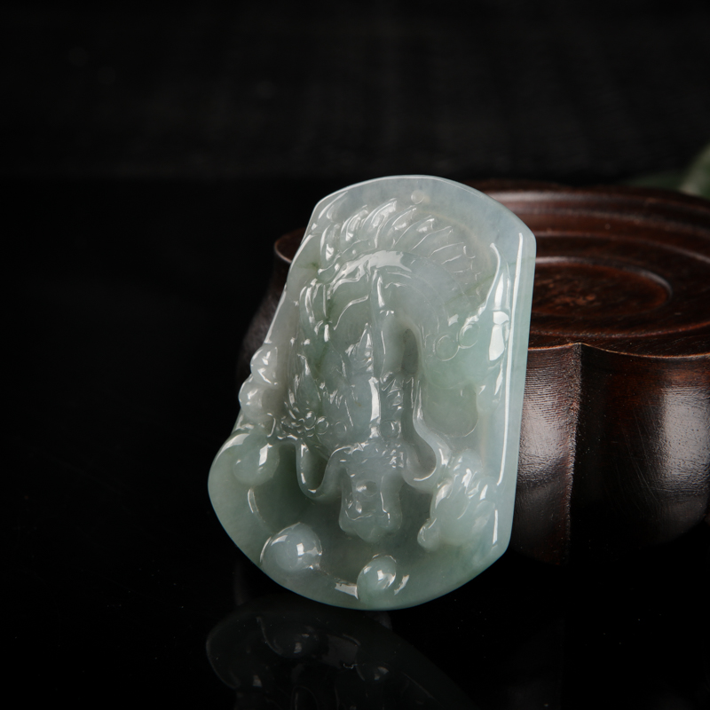 缅甸糯种灰绿翡翠龙牌吊坠-红掌柜