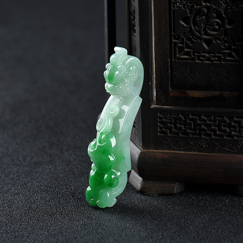 翡翠龙头如意吊坠-红掌柜