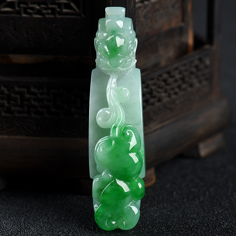 天然翡翠龙头如意吊坠-红掌柜