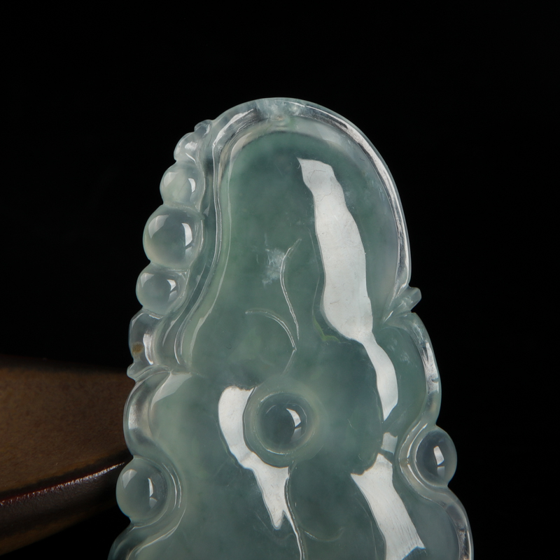 天然糯冰种飘花翡翠吊坠-红掌柜