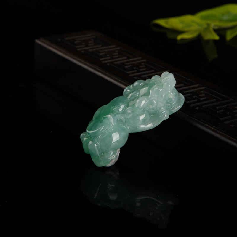 豆种翡翠貔貅吊坠-红掌柜