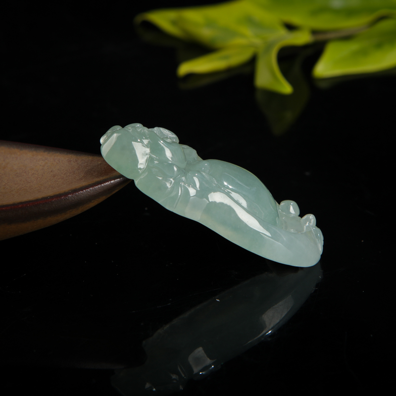天然油青种翡翠吊坠-红掌柜
