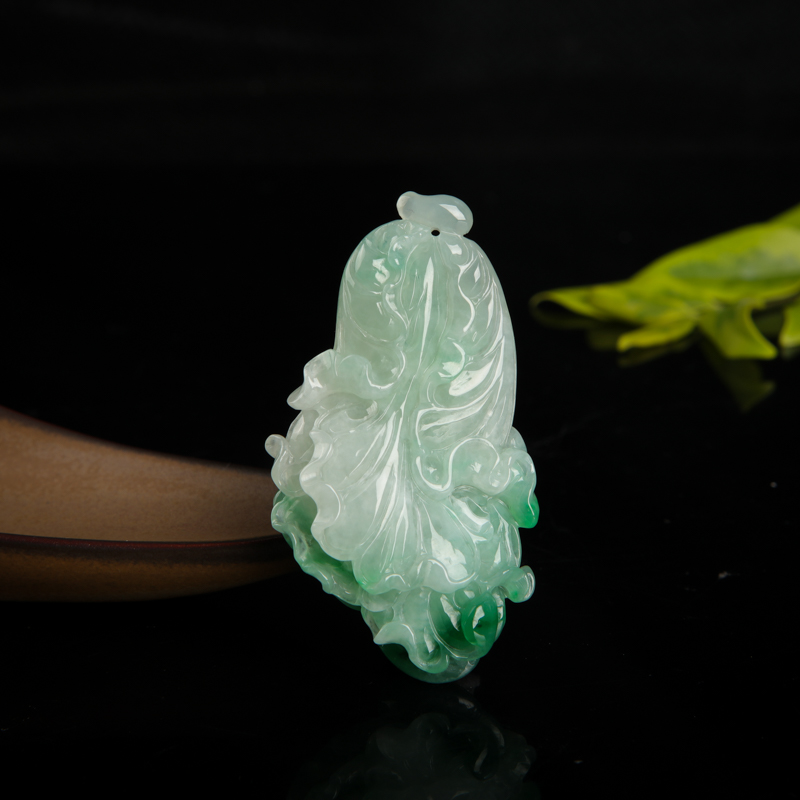缅甸天然豆种飘翠翡翠百财吊坠-红掌柜
