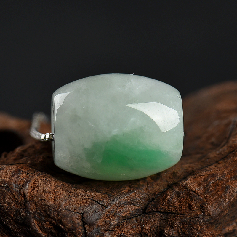 缅甸天然糯种飘翠翡翠吊坠-红掌柜