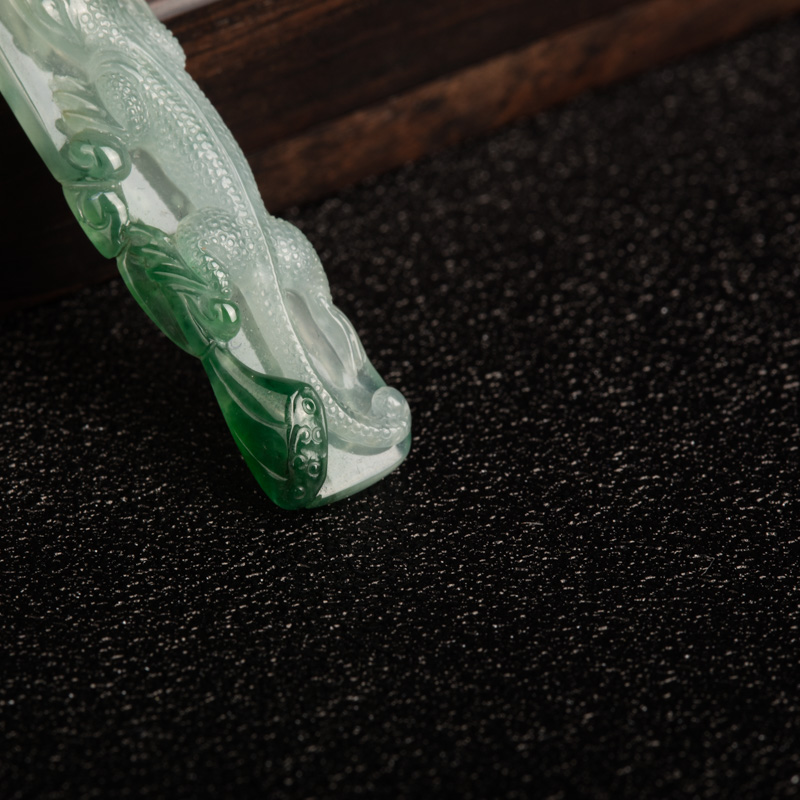 天然冰种飘翠翡翠庇护吊坠-红掌柜