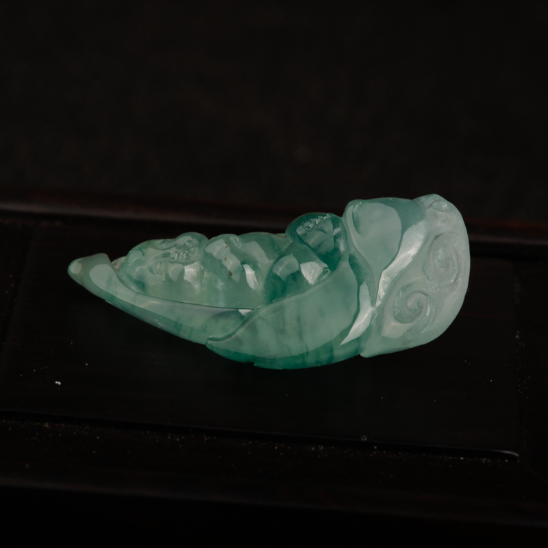 糯冰种飘花翡翠吊坠-红掌柜