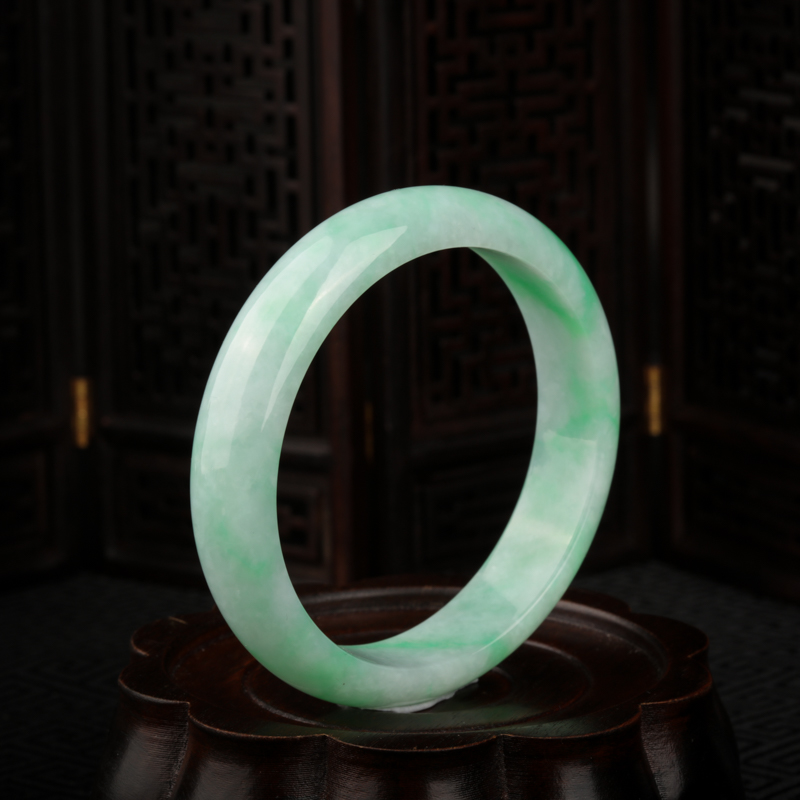 57mm豆种飘翠翡翠手镯-红掌柜