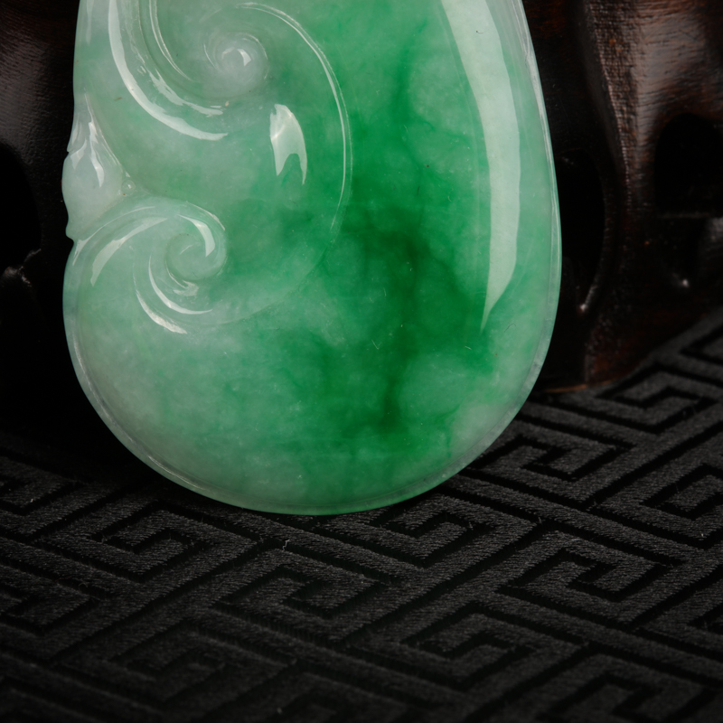 缅甸天然糯种飘翠翡翠吊坠-红掌柜