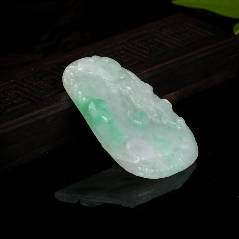 天然糯种飘翠翡翠福寿如意吊坠-红掌柜