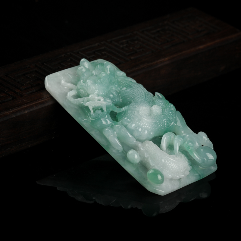 天然糯种蓝绿翡翠龙牌吊坠-红掌柜