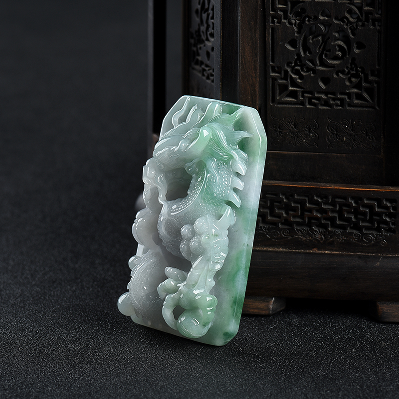 缅甸豆种飘翠翡翠龙牌吊坠-红掌柜