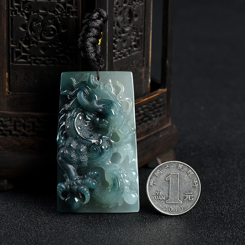 糯种蓝绿翡翠龙牌吊坠-红掌柜