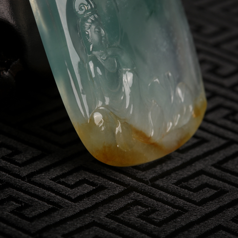 冰种俏色翡翠-红掌柜