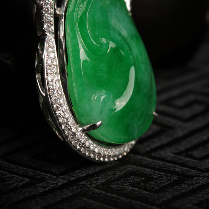 18K糯种翠绿翡翠如意吊坠-红掌柜