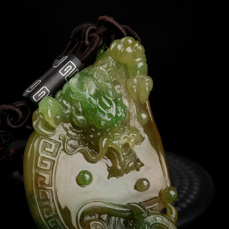 翡翠吊坠-红掌柜