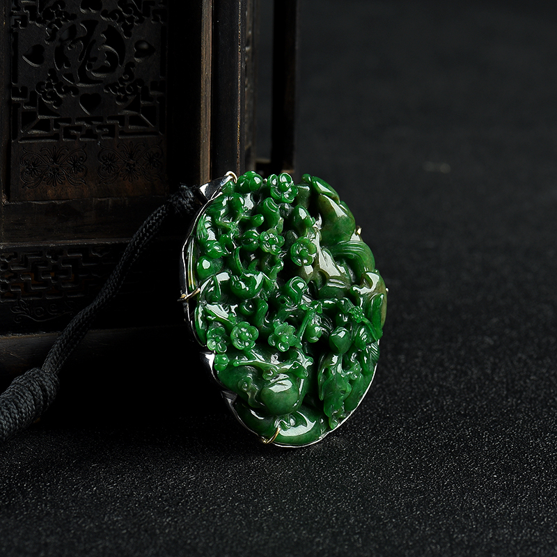 天然糯种俏色翡翠喜上眉梢吊坠-红掌柜