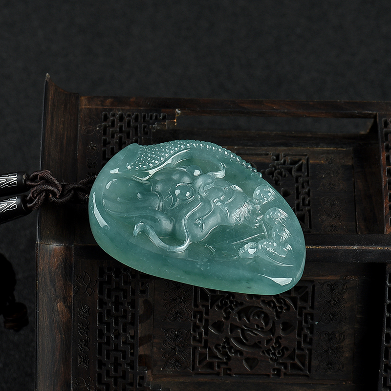 缅甸天然糯冰种翡翠辰龙吊坠-红掌柜