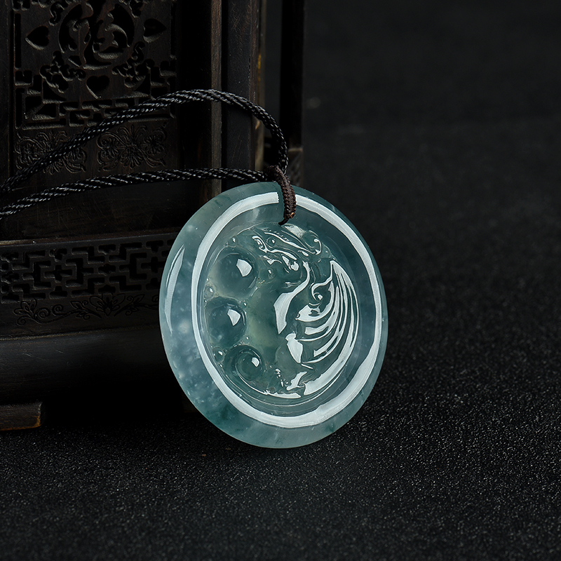 天然冰种飘花翡翠仿古龙吊坠-红掌柜