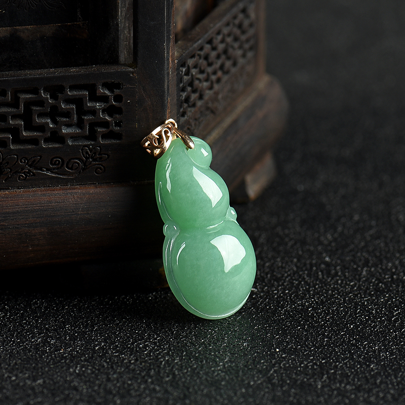 豆种豆绿翡翠吊坠-红掌柜