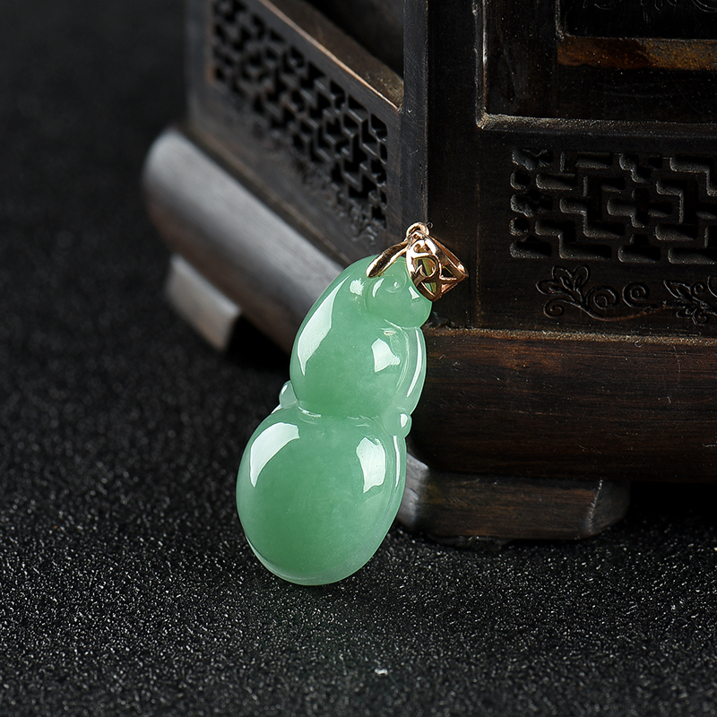 豆种翡翠福禄吊坠-红掌柜