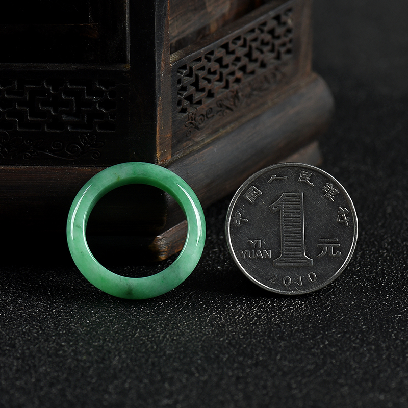 天然糯种飘翠翡翠吊坠-红掌柜