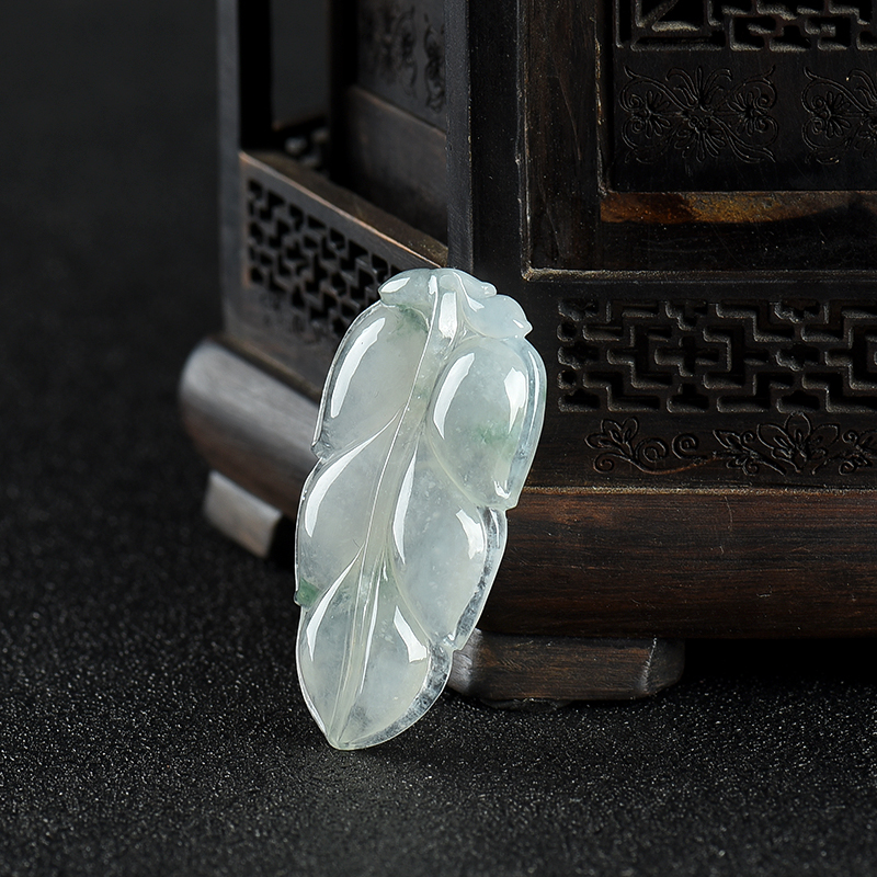 糯种翡翠金枝玉叶吊坠-红掌柜