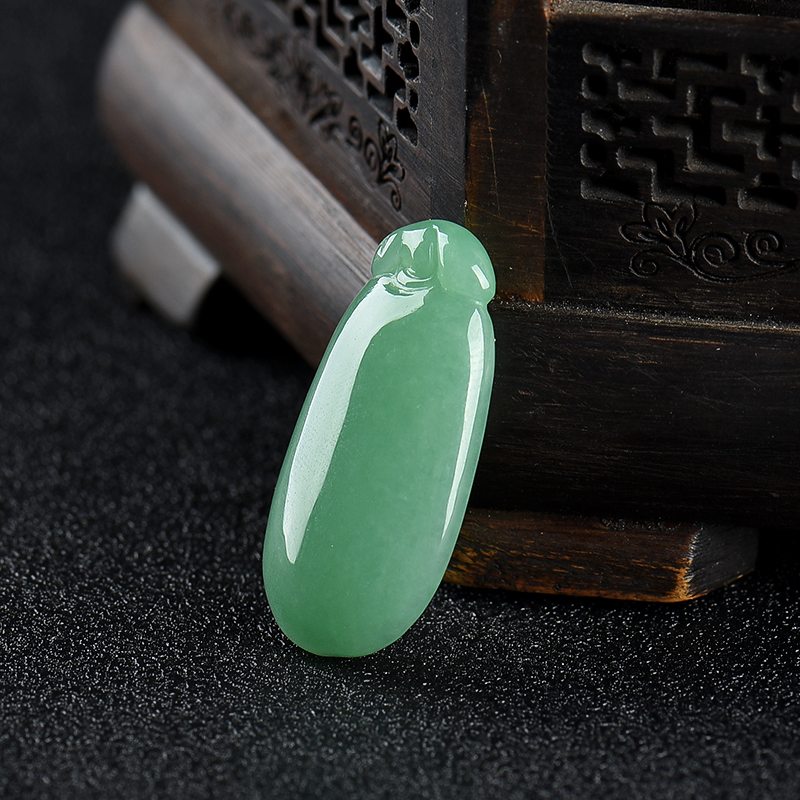 豆种豆绿翡翠吊坠-红掌柜