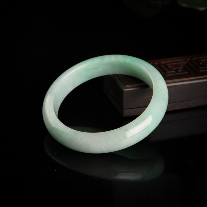 缅甸豆种浅绿翡翠手镯-红掌柜