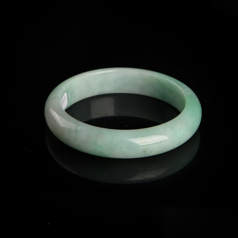 缅甸天然浅绿翡翠手镯-红掌柜