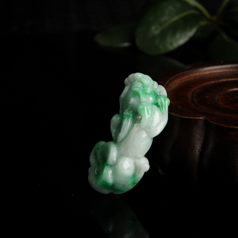缅甸豆种飘翠翡翠貔貅吊坠-红掌柜